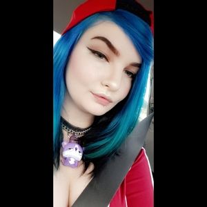 Meet your Posher, Caitlin